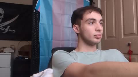 Snapshot of ezra_naamah chatting on December 11, 7:32 pm Ezra Naamah online show from December 11, 7:32 pm