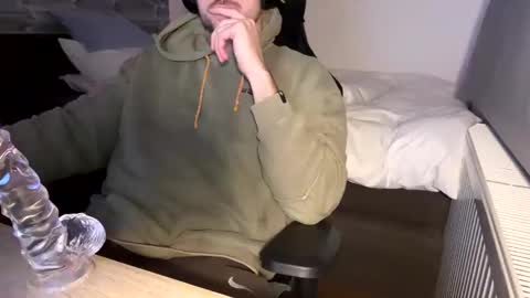 Call me bitch online show from December 5, 7:40 pm