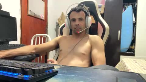 fabiospbauru online show from December 19, 1:39 am