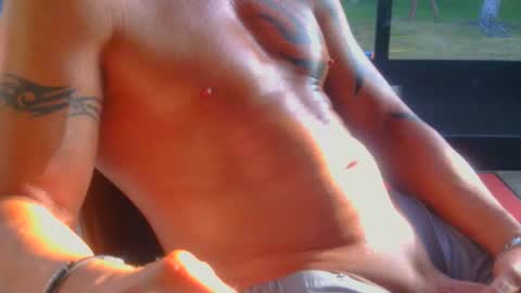 fabxxxl online show from March 30, 7:20 am