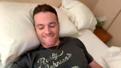 Snapshot of fairybae5 chatting on February 7, 11:45 pm Travis online show from February 7, 11:45 pm