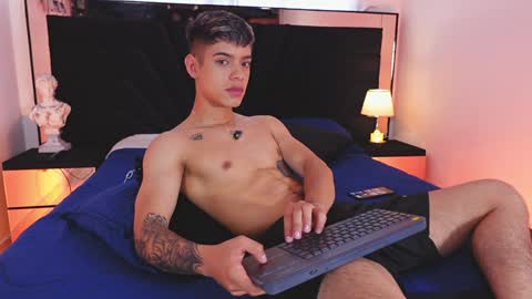 Snapshot of farid_jake_ chatting on February 4, 7:44 pm farid_jake_ online show from February 4, 7:44 pm