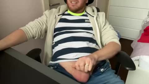 Snapshot of fatjohnlong chatting on October 13, 4:13 pm John Long online show from October 13, 4:13 pm