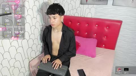 Snapshot of felipe_boy_18 chatting on February 25, 3:42 am felipe_boy_18 online show from February 25, 3:42 am