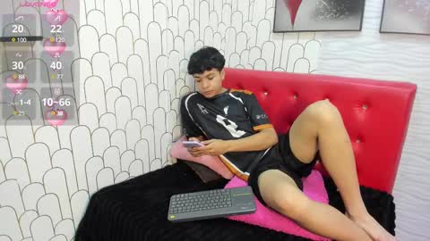 Snapshot of felipe_boy_18 chatting on March 12, 3:13 am felipe_boy_18 online show from March 12, 3:13 am