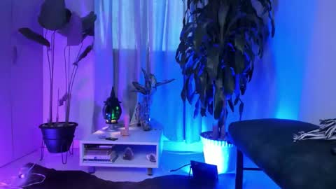 FelixSantos online show from October 24, 9:05 pm