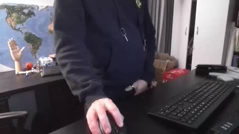 Snapshot of femdomsubby chatting on December 18, 11:02 am femdomsubby online show from December 18, 11:02 am