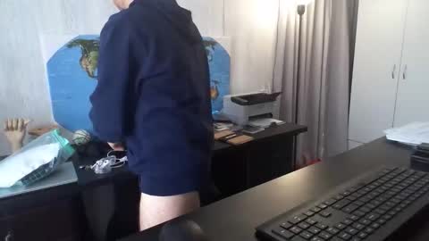 Snapshot of femdomsubby chatting on September 9, 12:43 am femdomsubby online show from September 9, 12:43 am