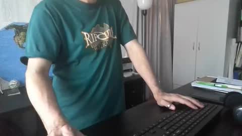 Snapshot of femdomsubby chatting on September 18, 7:10 am femdomsubby online show from September 18, 7:10 am