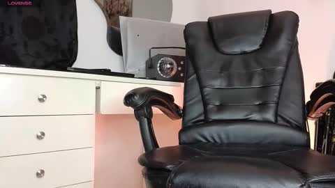 fermaxwellx online show from October 1, 5:44 am