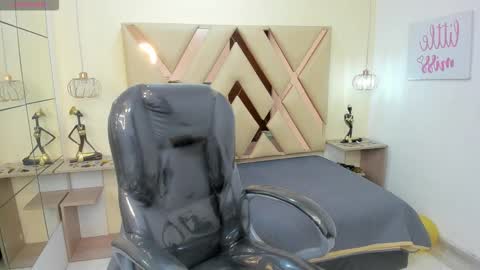 FER PHOENIX online show from October 28, 3:31 am