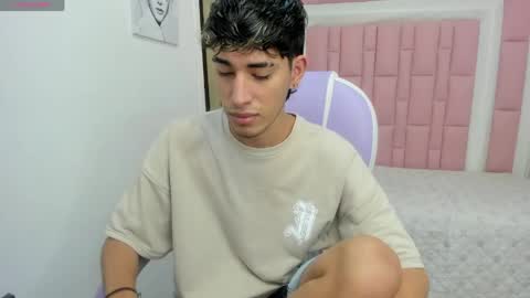 FER PHOENIX online show from April 21, 3:23 am