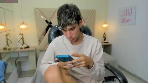 FER PHOENIX online show from March 7, 5:05 am