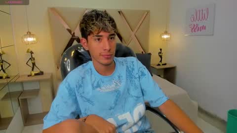 FER PHOENIX online show from November 20, 3:28 am