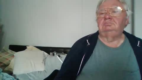 fewxtrapounds985 online show from March 6, 4:38 pm