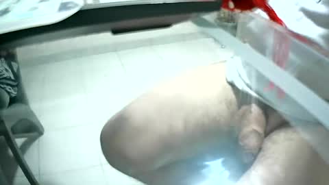 Snapshot of fhiguita chatting on October 1, 2:15 am fhiguita online show from October 1, 2:15 am