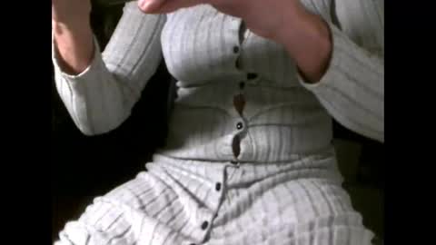 fifi010203 online show from December 16, 7:26 am