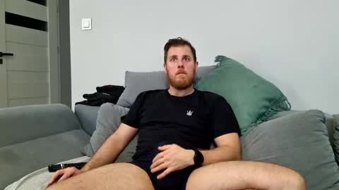 Snapshot of fikol123 chatting on December 11, 8:16 am fiolkamil online show from December 11, 8:16 am