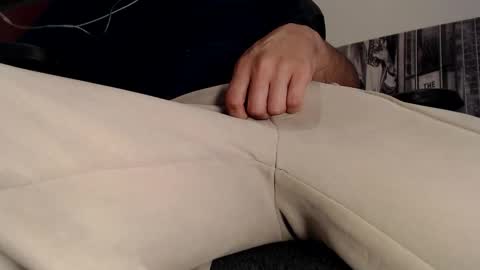 filouxx70 online show from September 10, 4:49 pm