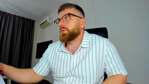 FindomGuyXXX online show from April 14, 6:40 pm