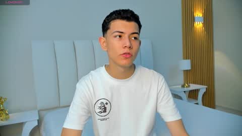 Nicolas online show from November 6, 1:47 pm