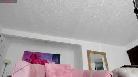 Snapshot of fit_fray chatting on January 17, 4:48 pm FRAIDER online show from January 17, 4:48 pm