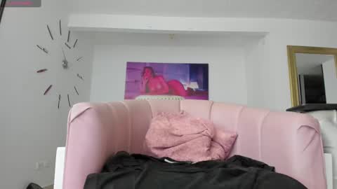 Snapshot of fit_fray chatting on March 11, 12:33 am FRAIDER online show from March 11, 12:33 am