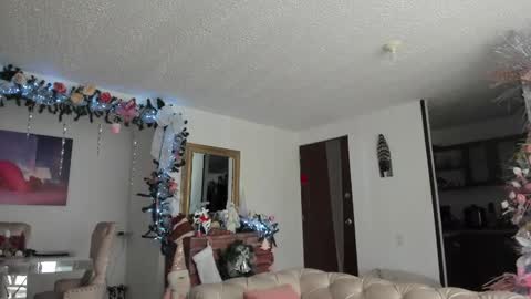 Snapshot of fit_fray chatting on December 20, 4:36 pm FRAIDER online show from December 20, 4:36 pm