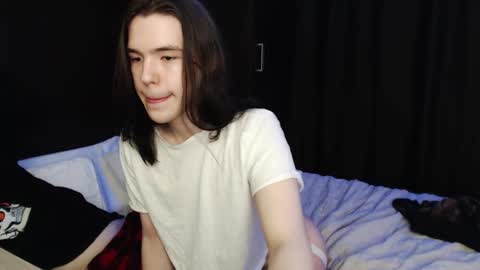 Robin online show from February 6, 11:21 am