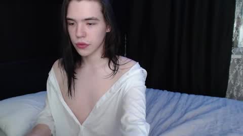 Robin online show from March 9, 1:37 pm