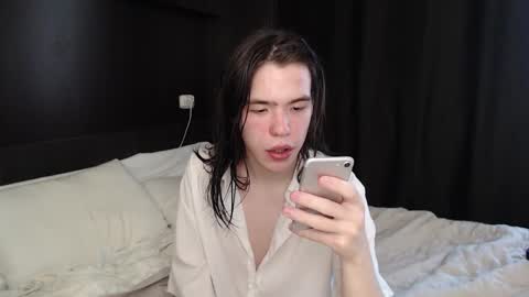 Robin online show from February 23, 10:01 am