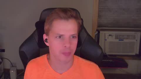 forever_broken online show from October 9, 5:12 am