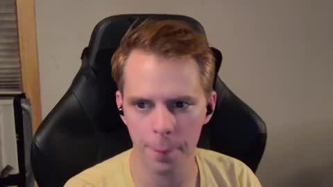 forever_broken online show from December 8, 6:11 am