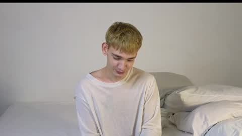 forever_eren online show from February 8, 11:42 pm