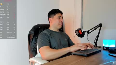 Snapshot of francodelacruz chatting on March 6, 2:19 am Francum online show from March 6, 2:19 am