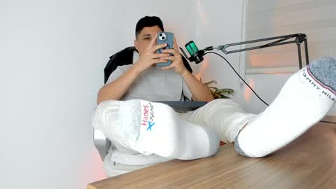 Snapshot of francodelacruz chatting on January 23, 1:30 am Francum online show from January 23, 1:30 am