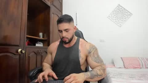 frank_foxx1 online show from June 22, 4:52 am