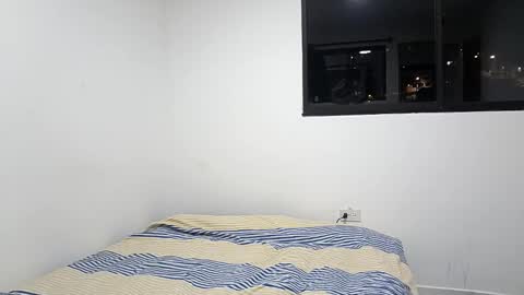 frankdanielsmolano online show from May 12, 2:42 am