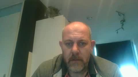 frankh12345 online show from March 6, 7:14 am