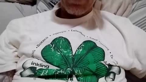 Snapshot of frankieblueeyes30 chatting on October 28, 7:55 am Blue eyed tatted Daddy online show from October 28, 7:55 am