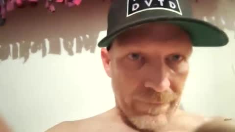 Famous Blue Eyes online show from May 16, 2:09 am