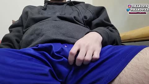 Snapshot of freakovix chatting on December 16, 3:19 am FreakoVix      online show from December 16, 3:19 am