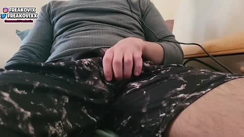 Snapshot of freakovix chatting on January 11, 9:15 am FreakoVix      online show from January 11, 9:15 am