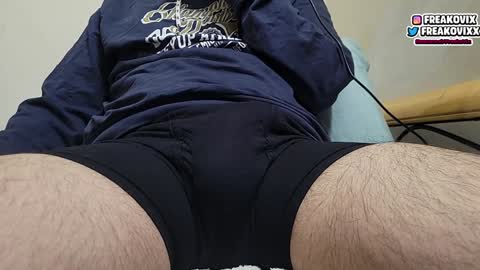 Snapshot of freakovix chatting on December 19, 1:39 am FreakoVix      online show from December 19, 1:39 am