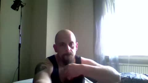 frecherkerl88007 online show from April 1, 9:33 am