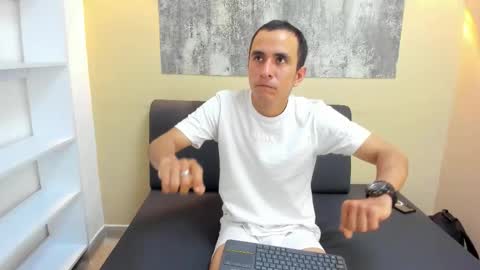 Freddie online show from February 25, 9:27 pm