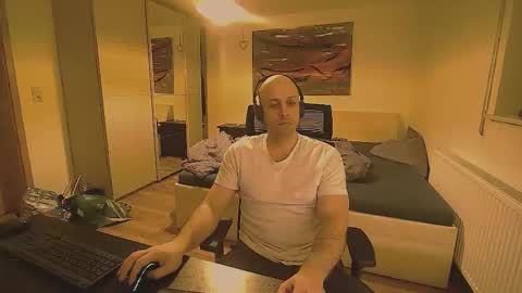 freddow online show from March 18, 9:29 pm