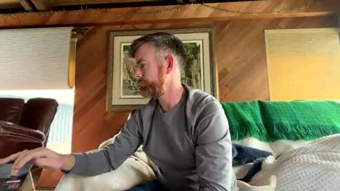 Freddy online show from April 3, 12:07 am