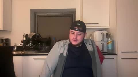 freddzzom online show from May 15, 12:20 am