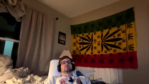 Snapshot of freezeskiii chatting on September 15, 12:57 am freezeskiii online show from September 15, 12:57 am